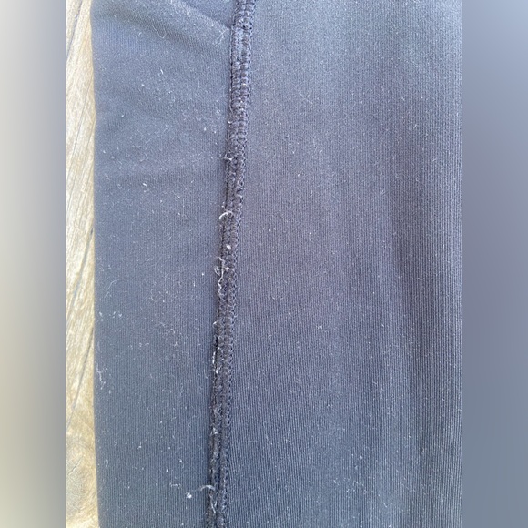 Lululemon leggings sz 4 - Picture 7 of 9
